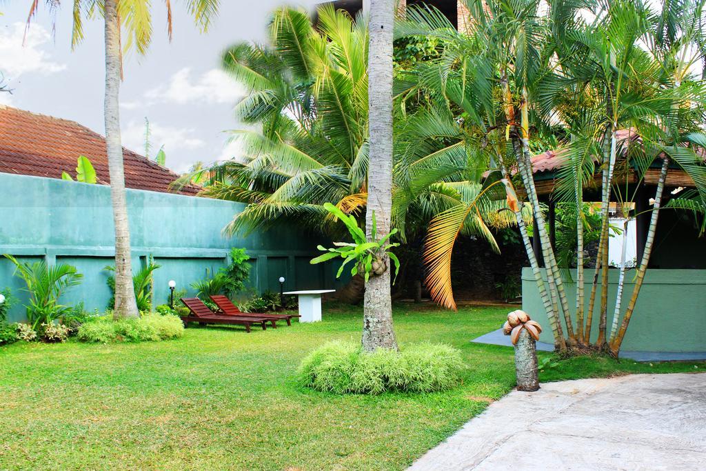 Mount Villa Dehiwala-Mount Lavinia Buitenkant foto